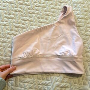 Asymmetrical Lululemon align tank, baby pink!